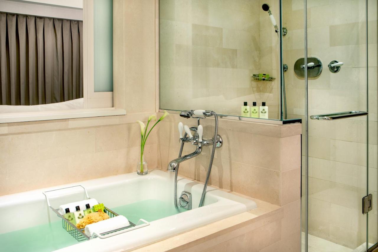 One-Bedroom King Suite
